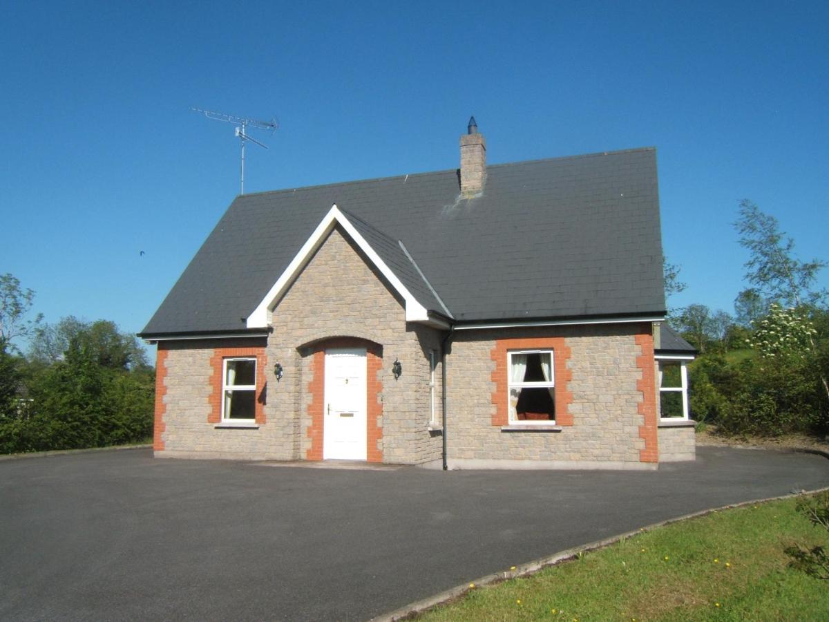 Dillon'S Cottage Monneill Exterior photo